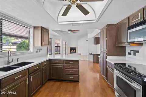 509 E Meadows Ln, Gilbert, AZ 85234 photo 3