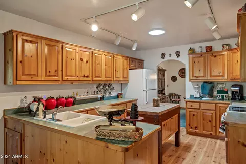 2765 Panther Cir, Overgaard, AZ 85933 photo 10