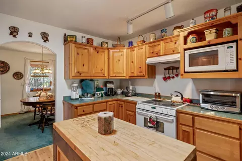 2765 Panther Cir, Overgaard, AZ 85933 photo 11