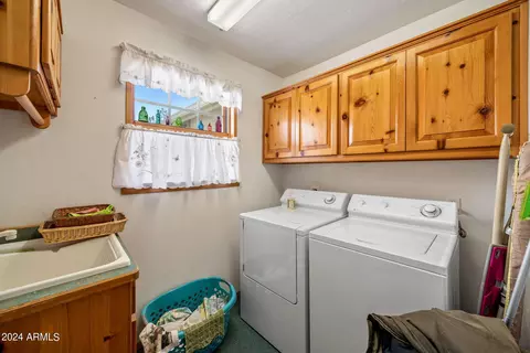2765 Panther Cir, Overgaard, AZ 85933 photo 22