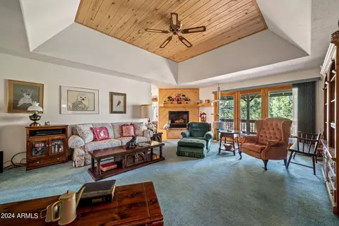 2765 Panther Cir, Overgaard, AZ 85933 photo 6