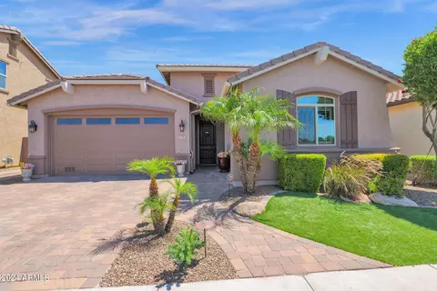 135 E Coconino Dr, Chandler, AZ 85249