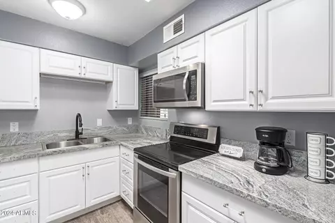 4175 E Pecan Rd, Phoenix, AZ 85040 photo 23
