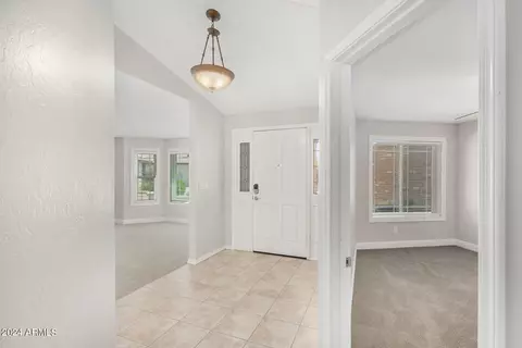 518 E Meadows Ln, Gilbert, AZ 85234 photo 9