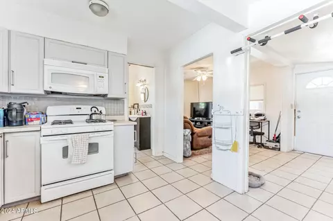 209 S High St, Globe, AZ 85501 photo 3