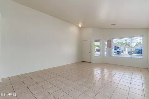 5738 E Garnet Ave, Mesa, AZ 85206 photo 2