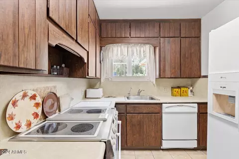 329 W Oregon Ave, Phoenix, AZ 85013 photo 9
