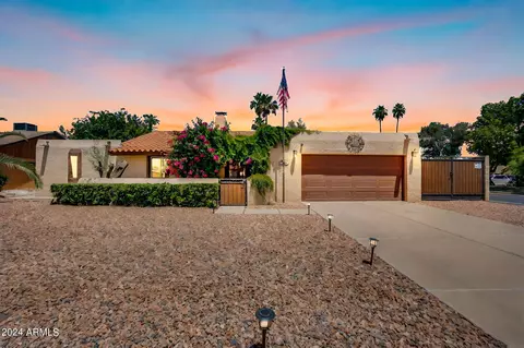 4372 E Winchcomb Dr, Phoenix, AZ 85032