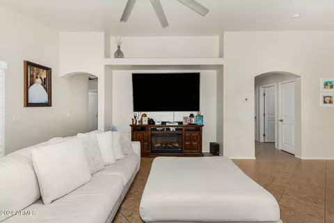 2413 W Carson Rd, Phoenix, AZ 85041 photo 10
