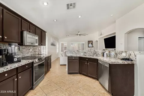 2413 W Carson Rd, Phoenix, AZ 85041 photo 16