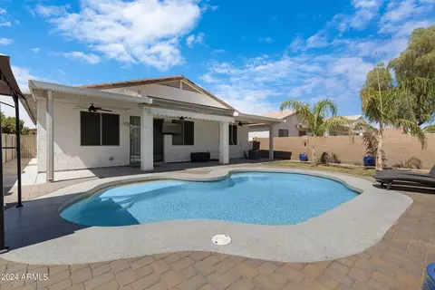 11537 W Cottonwood Ln, Avondale, AZ 85392