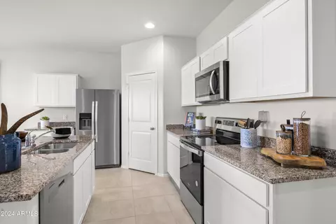 10389 S Weiser Dr, Apache Junction, AZ 85120 photo 5