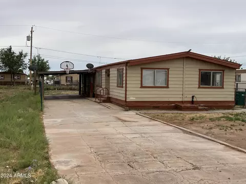 1013 W Willmae St, Winslow, AZ 86047