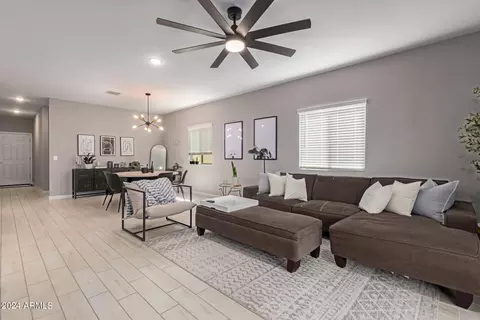 2762 E Fossil Ridge Rd, Phoenix, AZ 85050 photo 5
