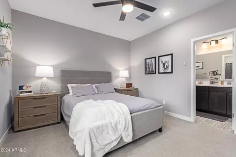 2762 E Fossil Ridge Rd, Phoenix, AZ 85050 photo 9