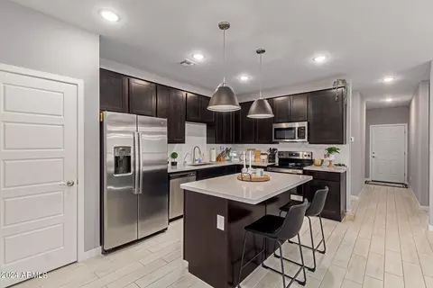 2762 E Fossil Ridge Rd, Phoenix, AZ 85050 photo 8