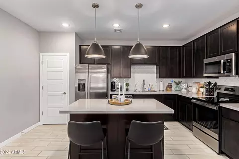 2762 E Fossil Ridge Rd, Phoenix, AZ 85050 photo 7