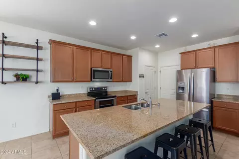 9814 E Solstice Ave, Mesa, AZ 85212 photo 2