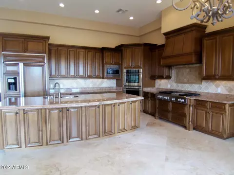 Kitchen - 1775 S 131st St, Gilbert, AZ 85233 photo 9 of 10