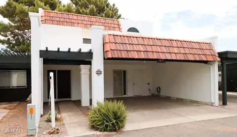 2831 N 49th Pl, Phoenix, AZ 85008