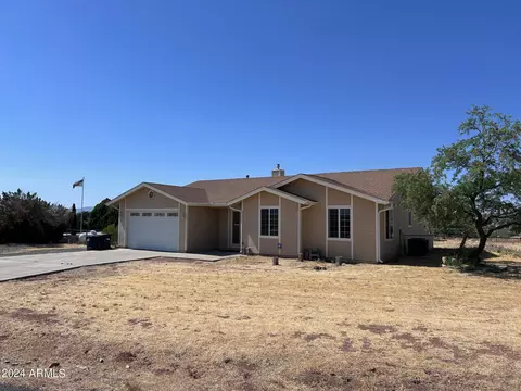 20055 E Cactus Wren Dr, Mayer, AZ 86333