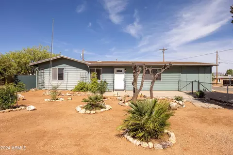 213 Dragoon St, Huachuca City, AZ 85616