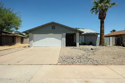 5556 W Saint John Rd, Glendale, AZ 85308