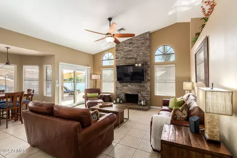 232 N Corrine Ct, Gilbert, AZ 85234 photo 4
