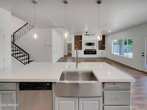 2534 W Carson Rd, Phoenix, AZ 85041 photo 12