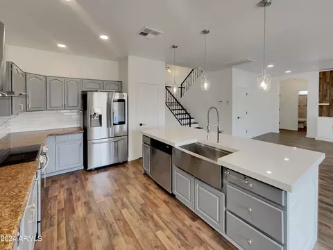 2534 W Carson Rd, Phoenix, AZ 85041 photo 11