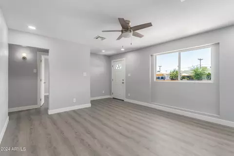 3041 N 37th Dr, Phoenix, AZ 85019 photo 10