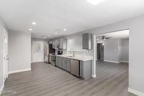 3041 N 37th Dr, Phoenix, AZ 85019 photo 13