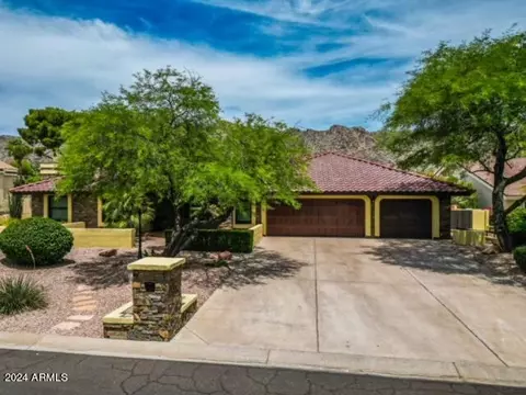 11652 S Warpaint Dr, Phoenix, AZ 85044