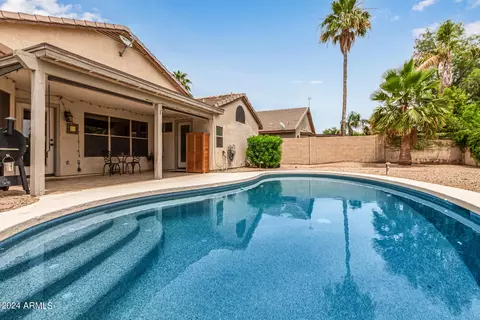 2323 E Willow Wick Rd, Gilbert, AZ 85296