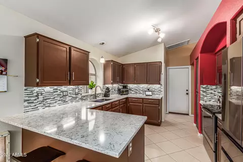 2323 E Willow Wick Rd, Gilbert, AZ 85296 photo 5