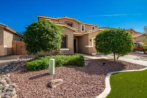 555 E Harold Dr, San Tan Valley, AZ 85140