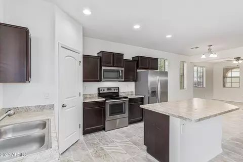 1631 S Desert View Pl, Apache Junction, AZ 85120 photo 9