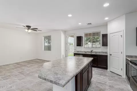1631 S Desert View Pl, Apache Junction, AZ 85120 photo 5