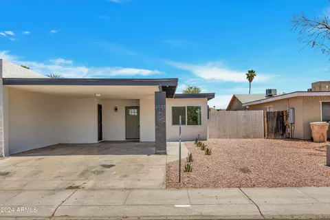 5733 N 69th Ave N, Glendale, AZ 85303