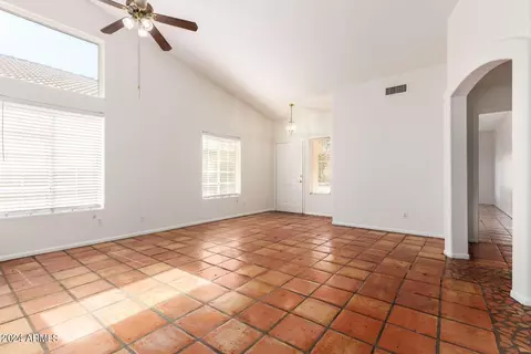 1921 E Fellars Dr, Phoenix, AZ 85022 photo 4