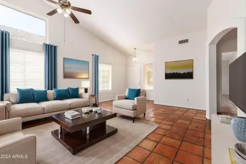 1921 E Fellars Dr, Phoenix, AZ 85022 photo 5