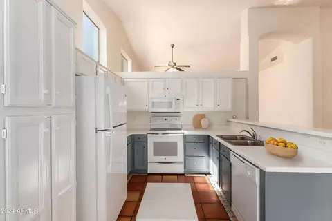 1921 E Fellars Dr, Phoenix, AZ 85022 photo 10