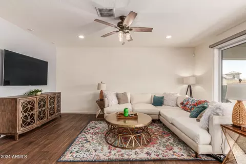 720 E Harwell Rd, Phoenix, AZ 85042 photo 5