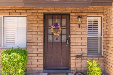 6409 S Kenneth Pl #B, Tempe, AZ 85283