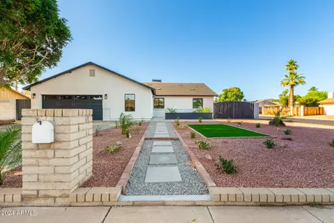 1726 W Seldon Ln, Phoenix, AZ 85021