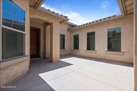 851 E Hampton Ln, Gilbert, AZ 85295 photo 4