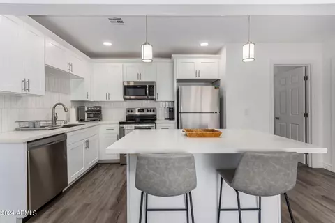 9433 N 4th Ave, Phoenix, AZ 85021 photo 8