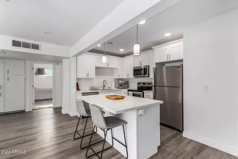 9433 N 4th Ave, Phoenix, AZ 85021