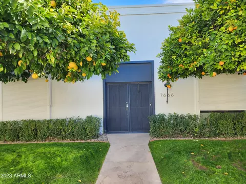 7666 E Minnezona Ave, Scottsdale, AZ 85251