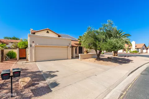 452 E Lilac Dr, Tempe, AZ 85288 photo 2